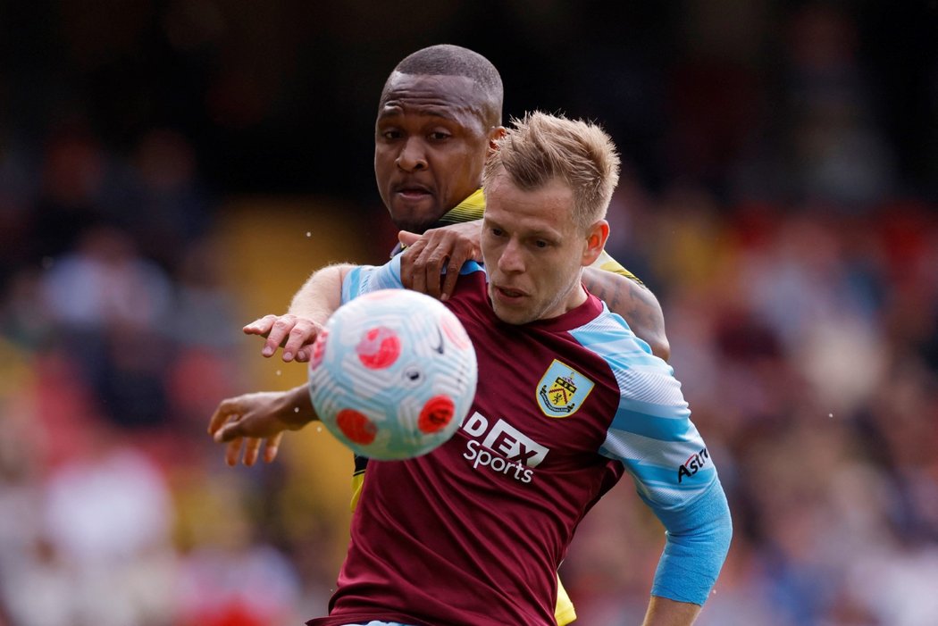 Český forvard Matěj Vydra asistoval u vítězné branky Burnley na hřišti Watfordu