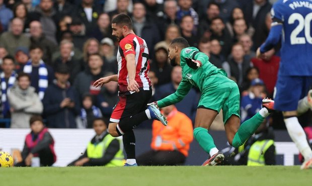 Výhru Arsenalu zařídil Nketiah. Další selhání Chelsea, padla s Brentfordem