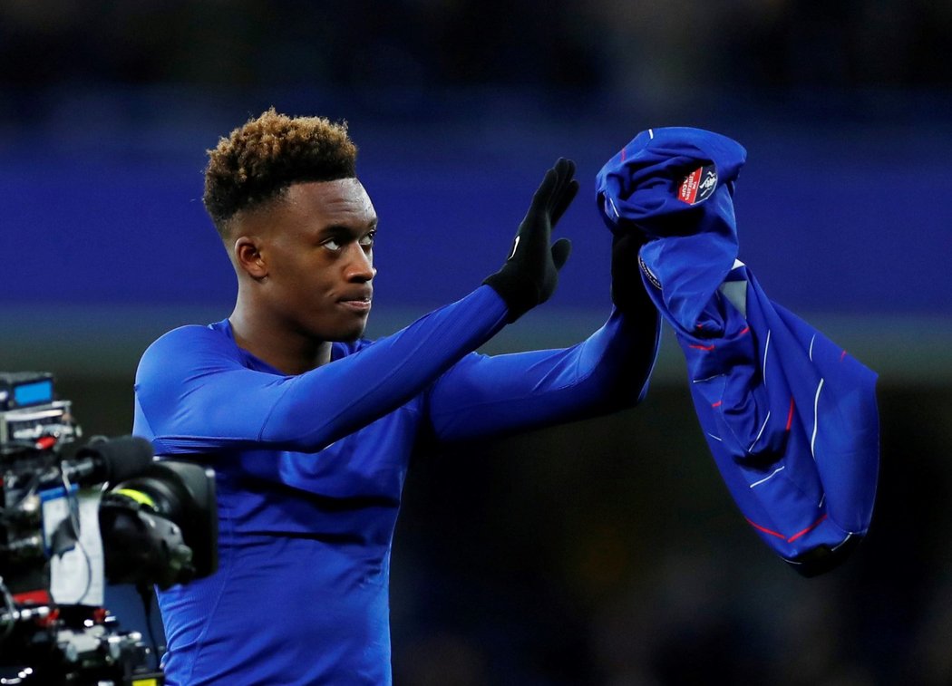 Osmnáctiletý Callum Hudson-Odoi z londýnské Chelsea byl nominován do reprezentace Anglie na duely kvalifikace EURO 2020 proti České republice a Černé Hoře