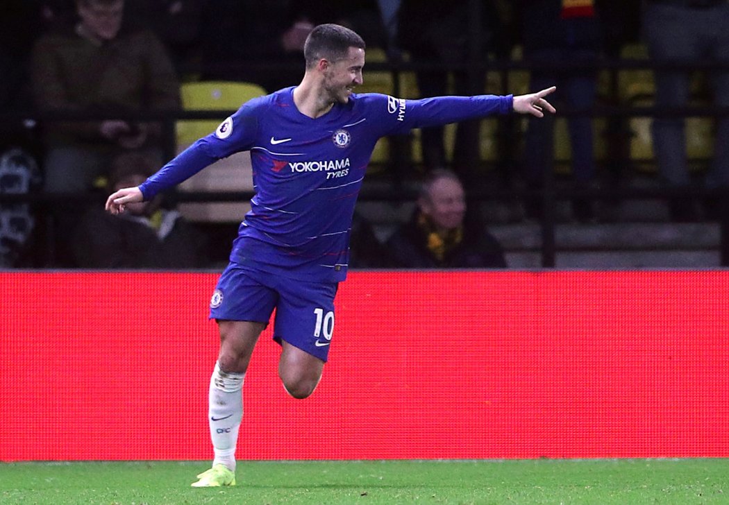 Eden Hazard slaví úvodní branku Chelsea do sítě Watfordu