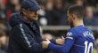 Eden Hazard a Maurizio Sarri při výhře Chelsea nad Fulhamem