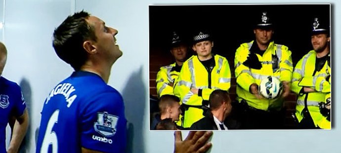 Kapitán Evertonu Phil Jagielka zvolil velmi zvláštní přípravu na zápas, s míčem si ale zahrál i policista