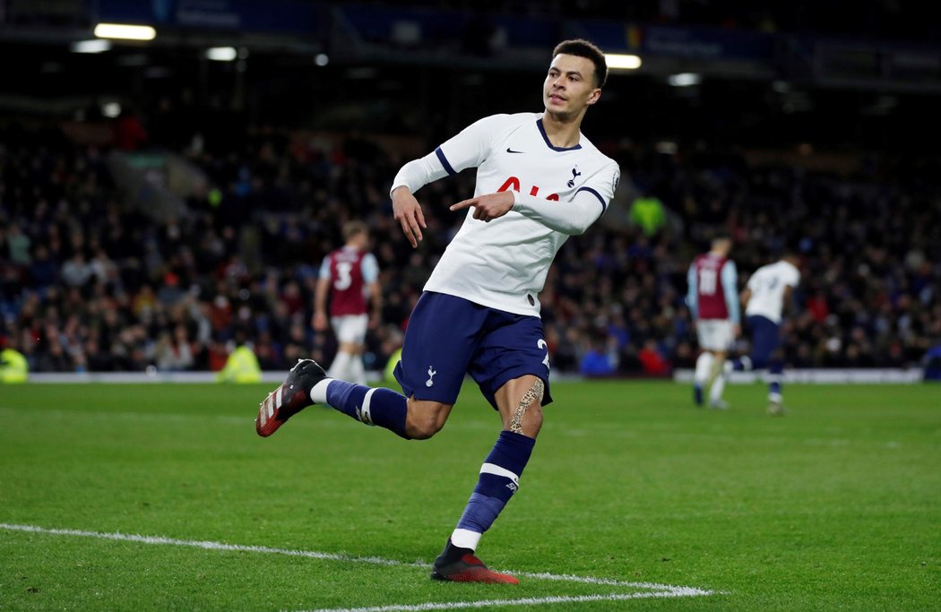 Fotbalista Tottenhamu Dele Alli se stal doma obětí loupeže, ohrožovali ho nožem