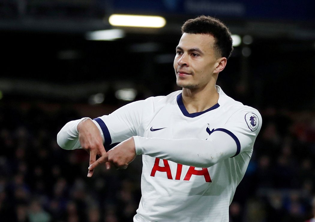 Fotbalista Tottenhamu Dele Alli se stal doma obětí loupeže, ohrožovali ho nožem