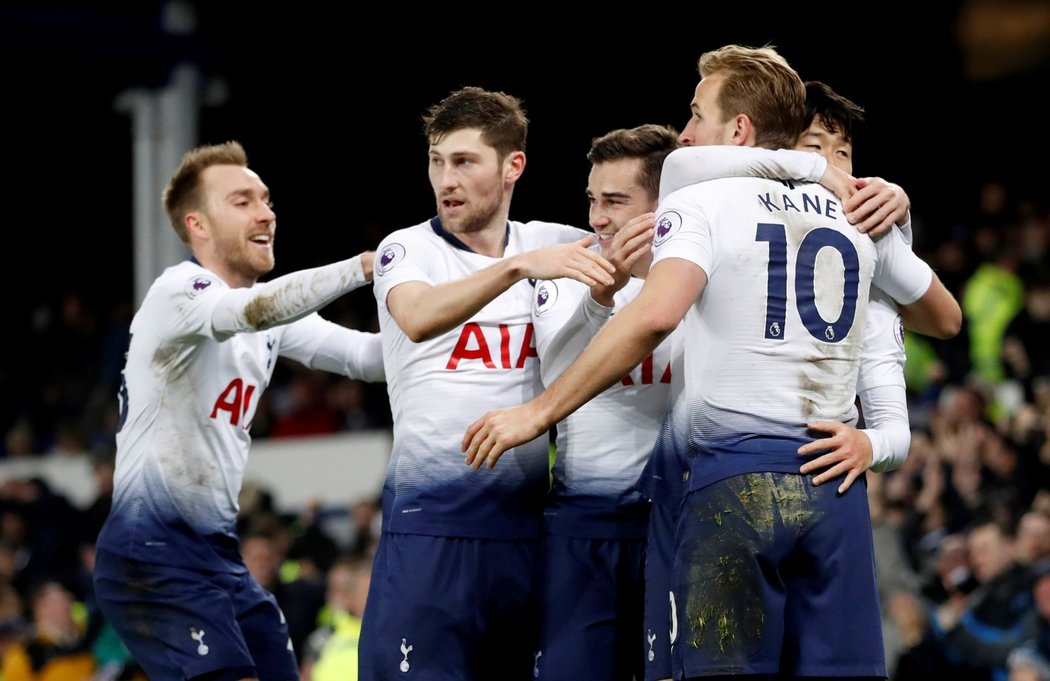 Fotbalisté Tottenhamu v posledním předvánočním duelu Premier League rozdrtili Everton 6:2