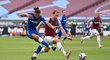 Dominic Calvert-Lewin z Evertonu dává gól proti West Hamu