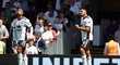 Hráči Fulhamu slaví gól Mitroviče
