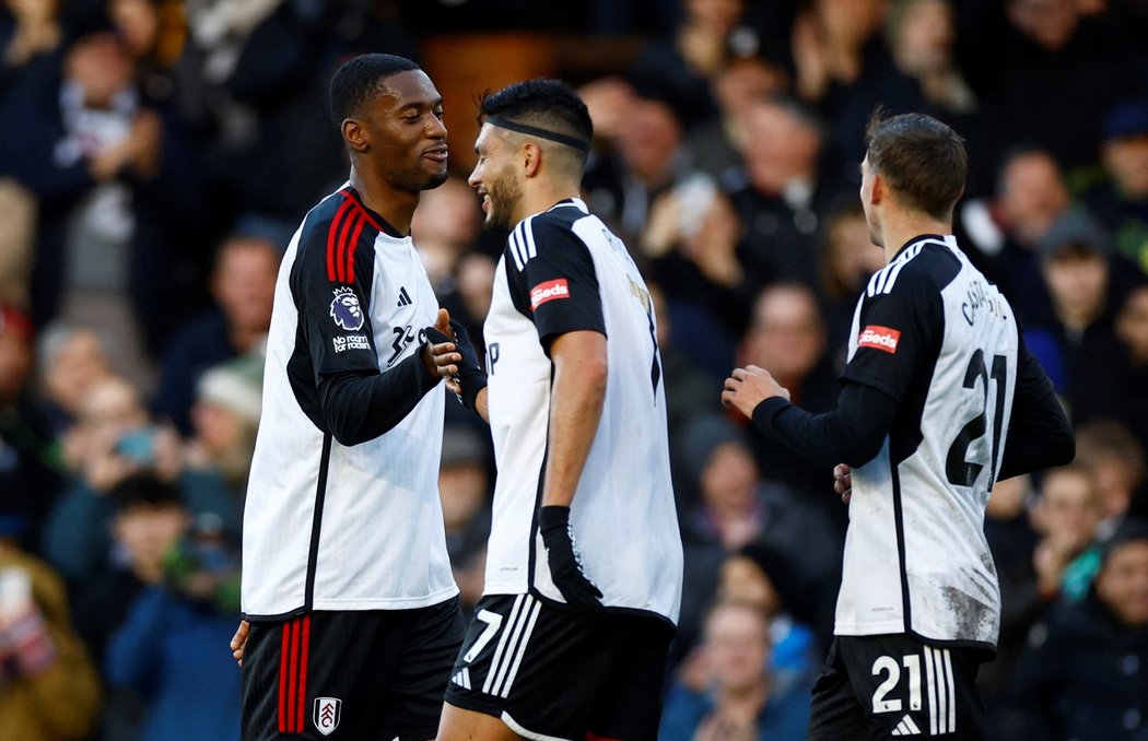 Hráči Fulhamu se radují z výhry