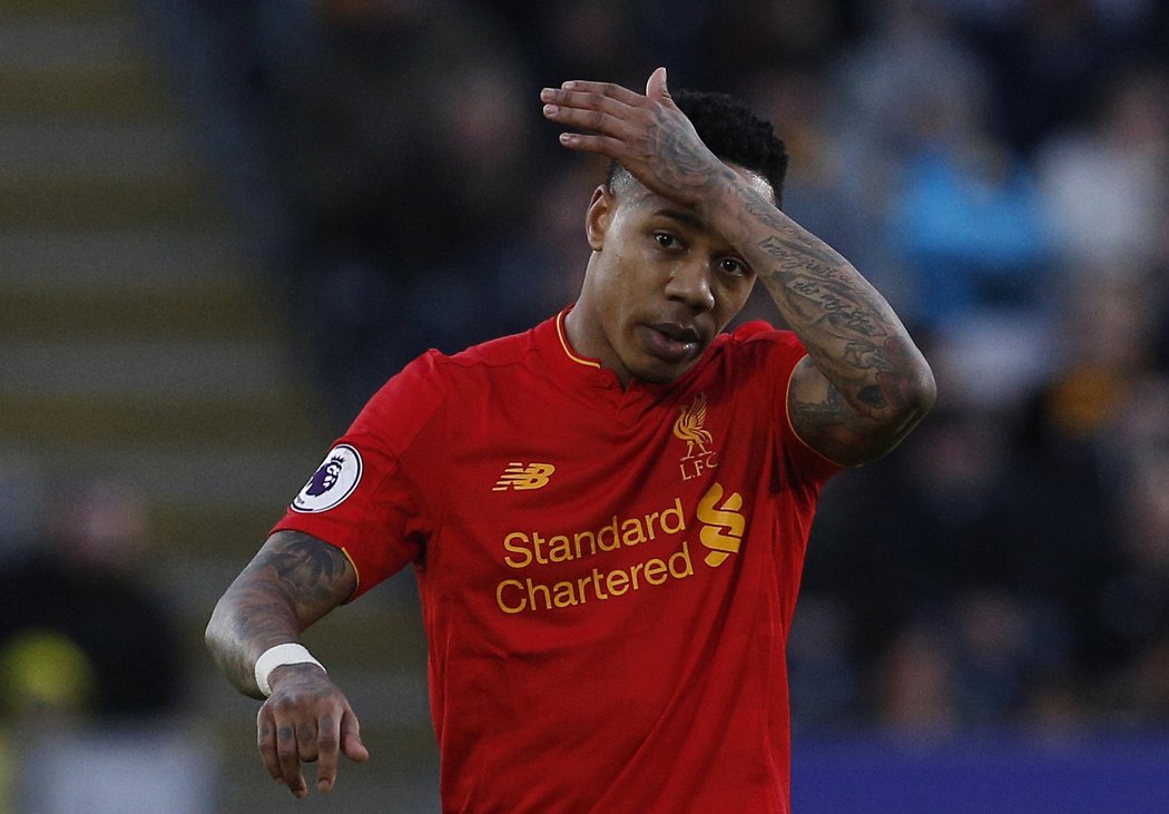 Ani Nathaniel Clyne nedokázal uhlídat hráče Hullu, kteří překvapili Liverpool a porazili jej 2:0