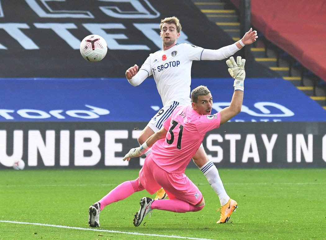 Patrick Bamford překonal brankáře, gól ale nakonec neplatil