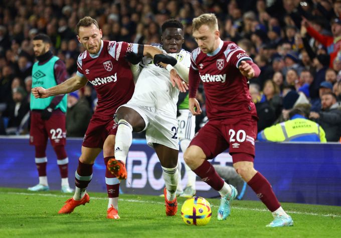 West Ham přerušil sérii proher, ale jen remizoval. Tottenham zabral a vyhrál West Ham přerušil sérii proher, ale jen remizoval. Tottenham zabral a vyhrál
