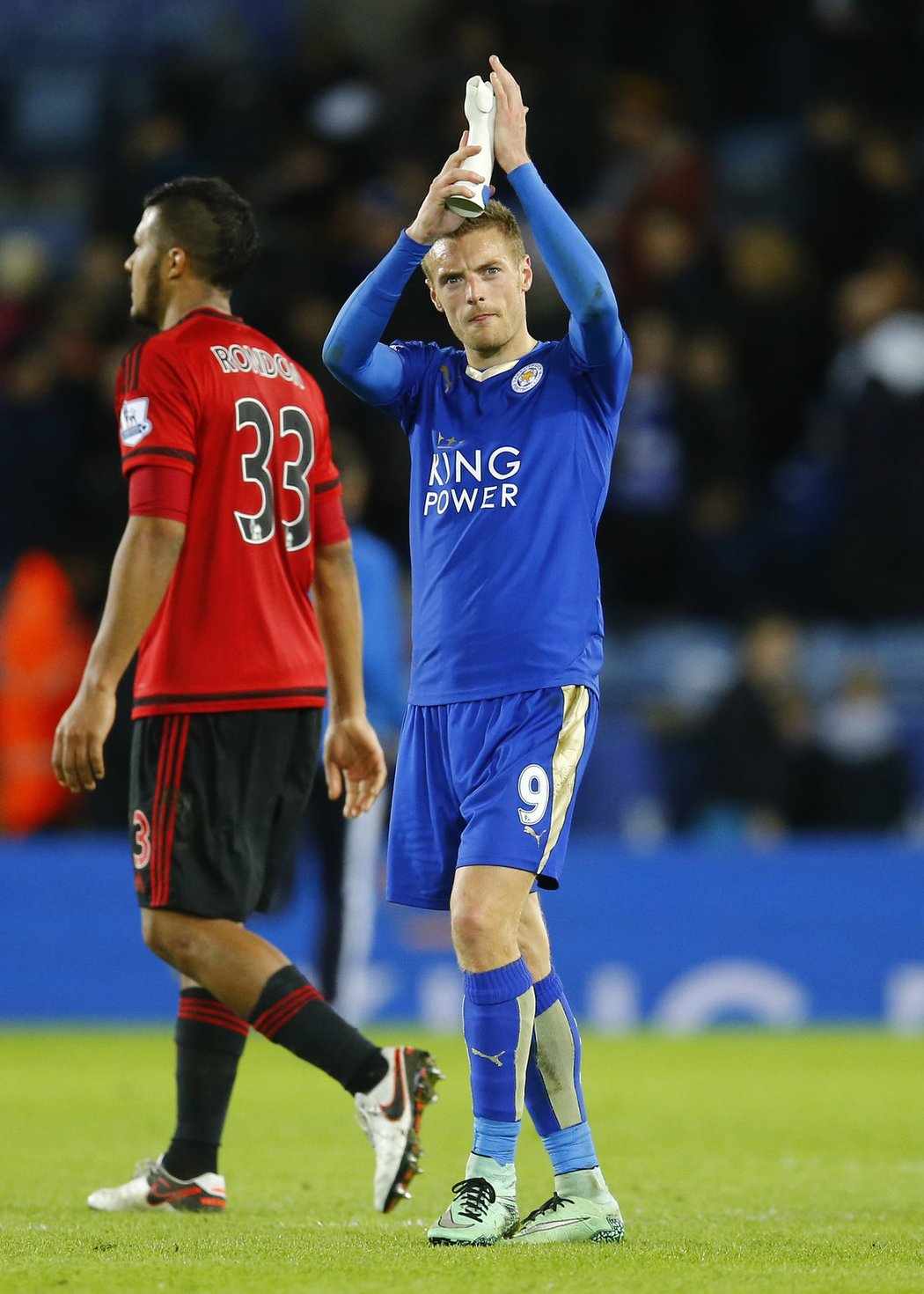    Jamie Vardy děkuje fanouškům za podporu