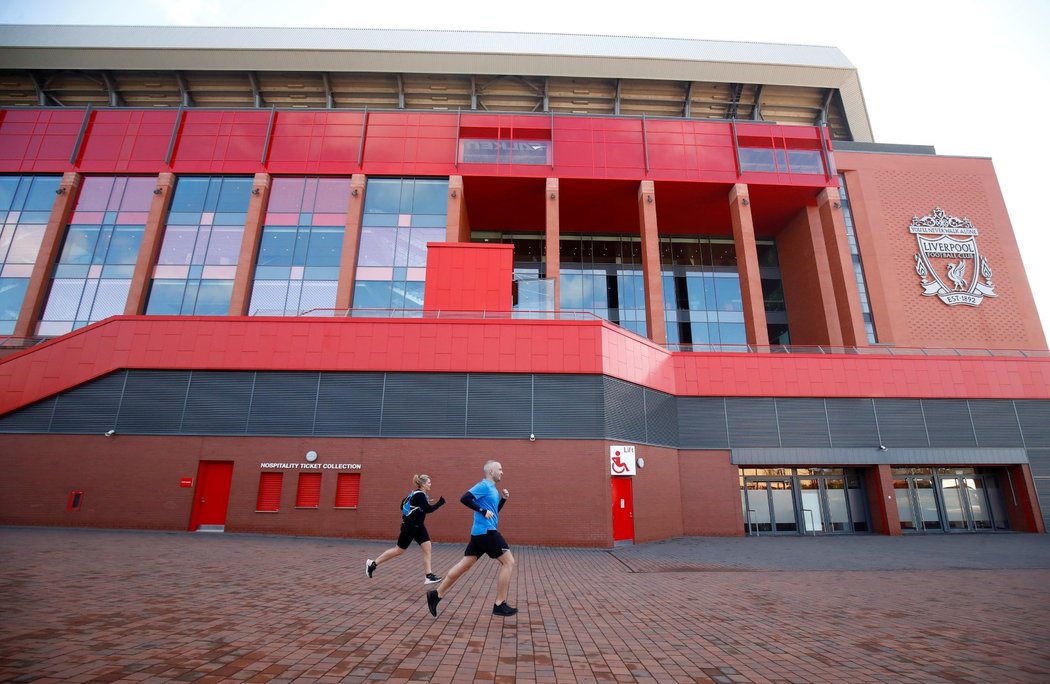 Anfield, stadion Liverpoolu, během koronavirové pandemie