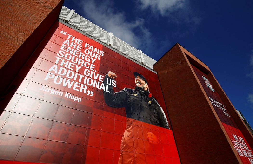 Anfield, stadion Liverpoolu, během koronavirové pandemie