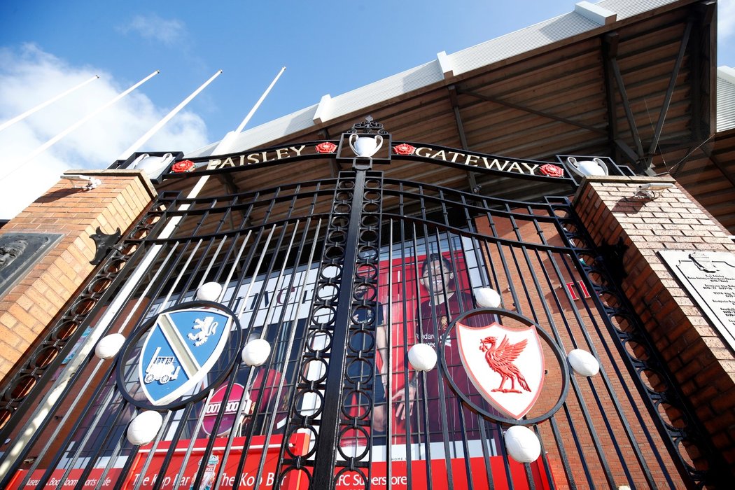 Anfield, stadion Liverpoolu, během koronavirové pandemie