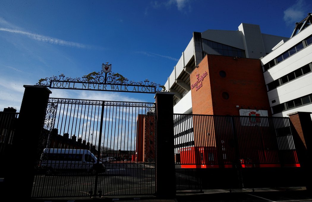 Anfield, stadion Liverpoolu, během koronavirové pandemie