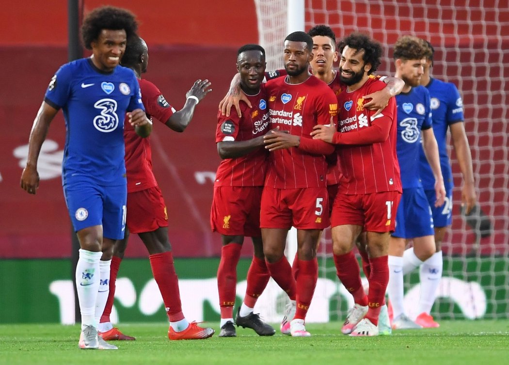 Georginio Wijnaldum (5) zvýšil náskok Liverpoolu v duelu s Chelsea na 3:0