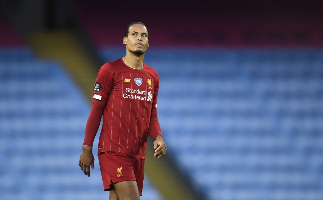 Virgil Van Dijk v utkání na hřišti Manchesteru City