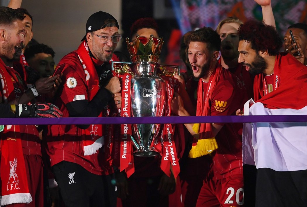 Liverpool převzal trofej pro mistra Premier League