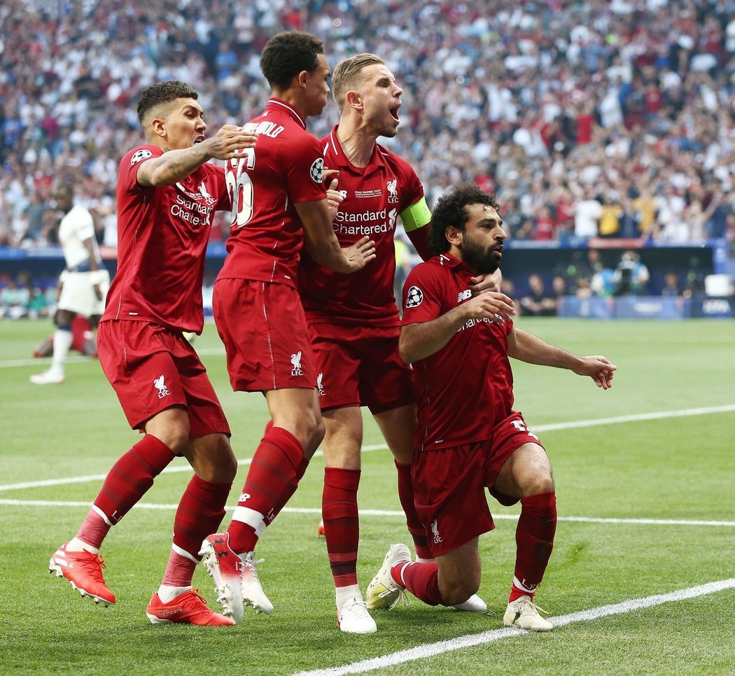 Fotbalisté Liverpoolu jsou mistry Premier League. Reds slaví titul po 30 letech