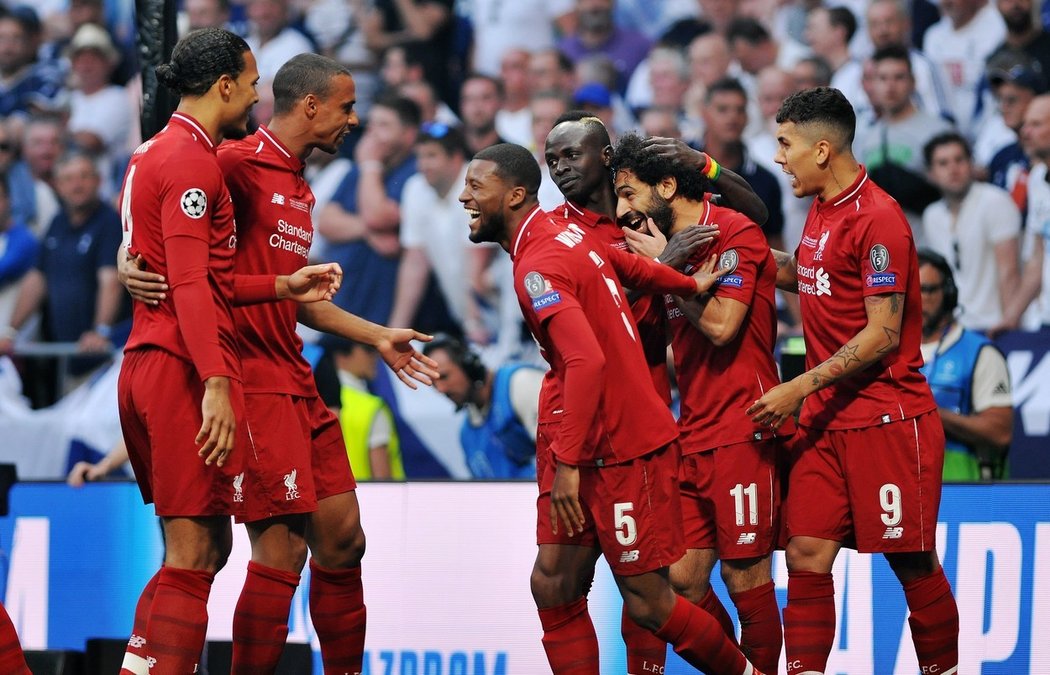 Fotbalisté Liverpoolu jsou mistry Premier League. Reds slaví titul po 30 letech