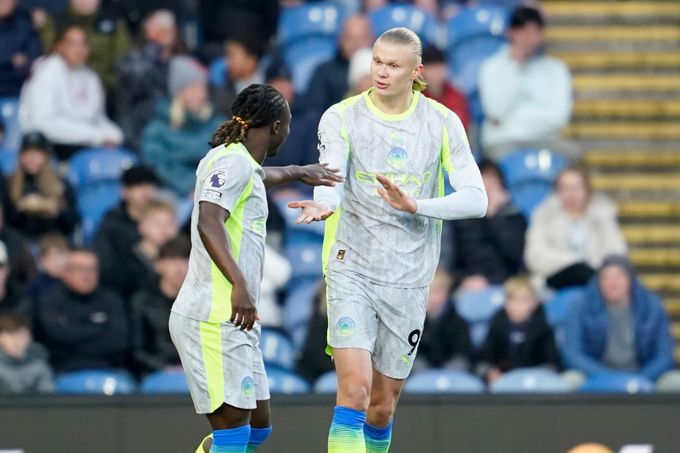 Změna v čele Premier League, City už jsou díky skóre první! Burnley sestupuje Změna v čele Premier League, City už jsou díky skóre první! Burnley sestupuje