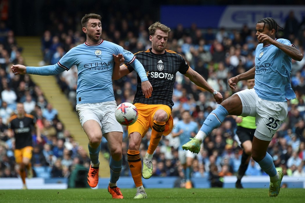 Leeds padl na hřišti Manchesteru City