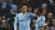 Leroy Sané (vlevo) vrátil Manchesteru City vedení v souboji s Liverpoolem