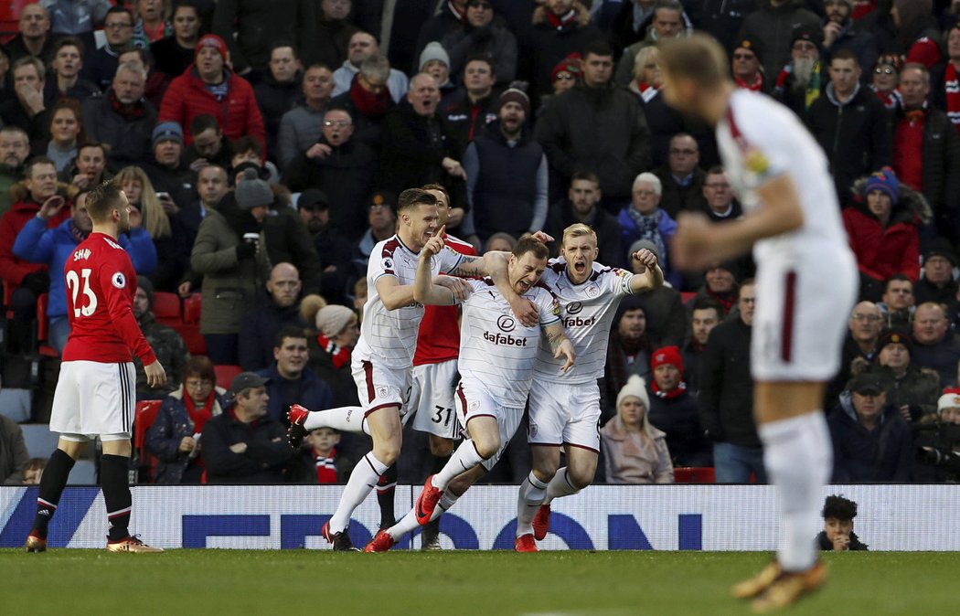 Hosté šli na Old Trafford do překvapivého vedení