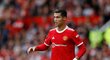 Cristiano Ronaldo z Manchesteru United v utkání s Aston Villou