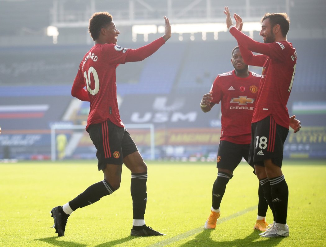 Fotbalisté Manchesteru United otočili zápas na Evertonu, kde zvítězili 3:1