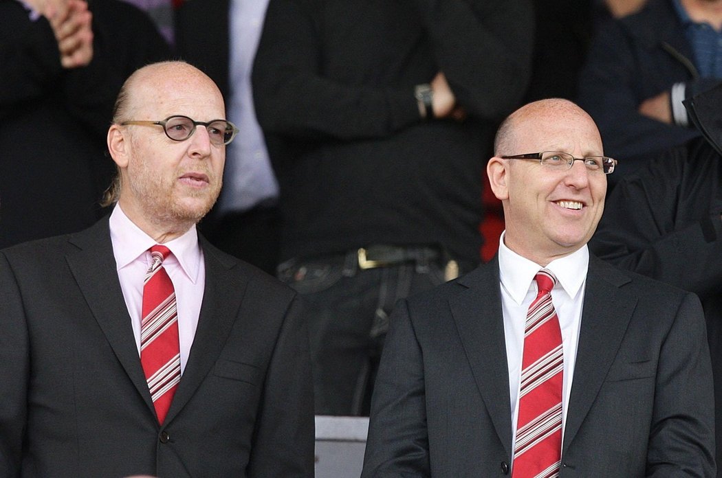 Joel (vpravo) a Avram Glazerovi, majitelé Manchesteru United