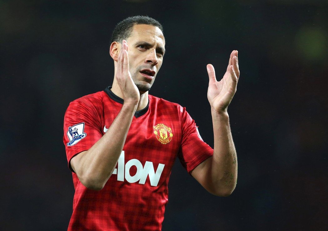 Rio Ferdinand by se mohl vrátit do Manchesteru United. Zastávat by měl post sportovního ředitele