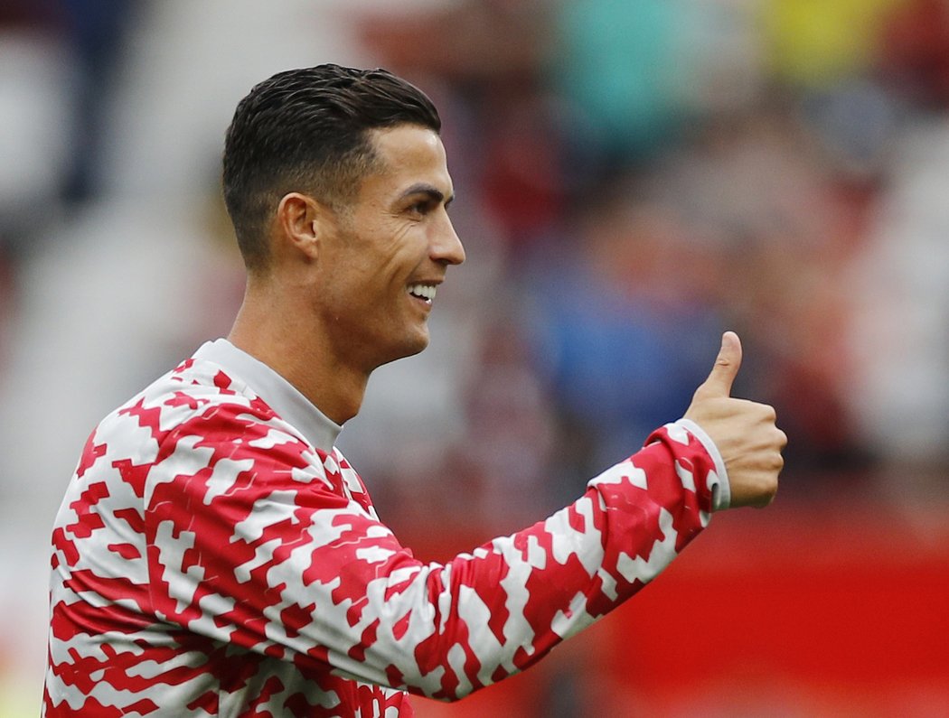 Překvapily ho ovce na vesnici? Ronaldo se star terčem vtipů kvůli údajnému důvodu stěhování...