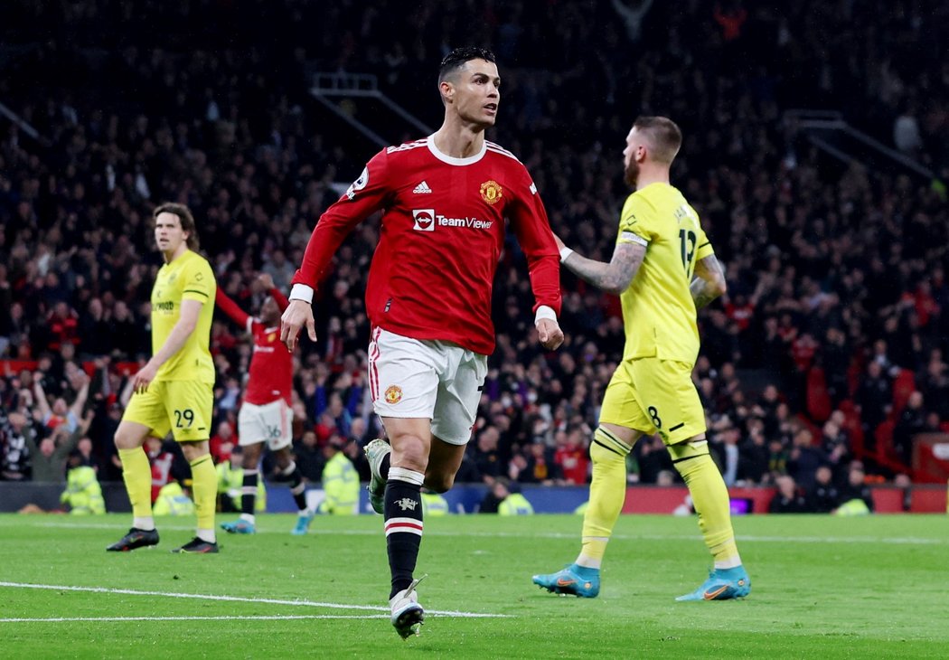 Manchester United doma zdolal Brentford 3:0