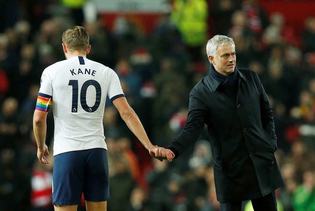 José Mourinho děkuje Harrymu Kaneovi