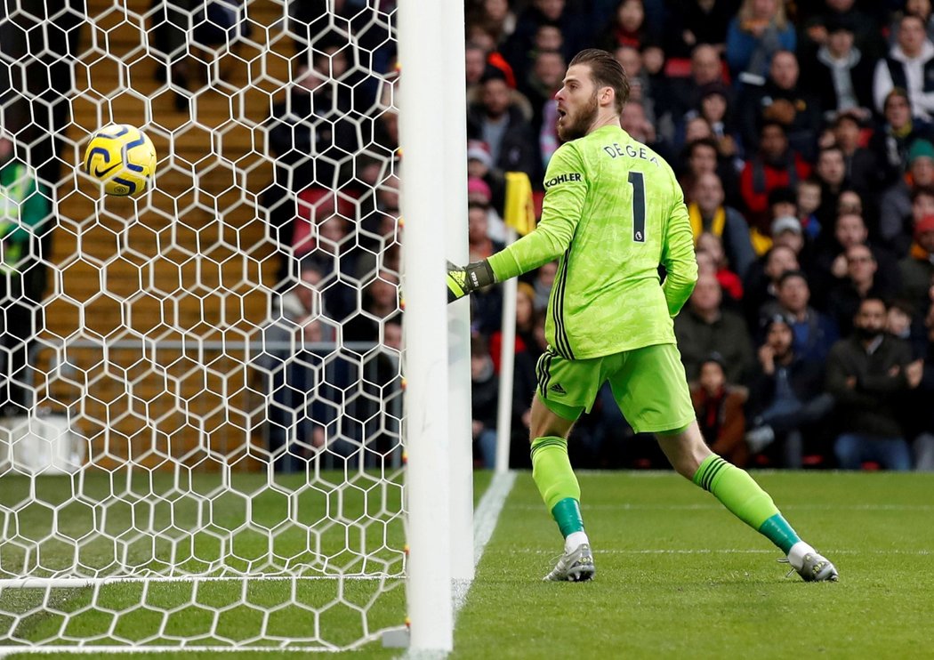 Po chybě Davida de Gey se v zápase proti Manchesteru United dostal Watford do vedení. Nakonec vyhrál 2:0