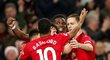 Radost hráčů Manchesteru United po druhém gólu v síti Huddersfieldu
