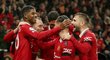Fotbalisté Manchesteru United se radují ze vstřelené branky