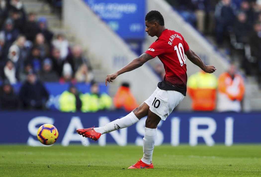 Marcus Rashford touto trefou vstřelil jediný gól zápasu v Leicesteru