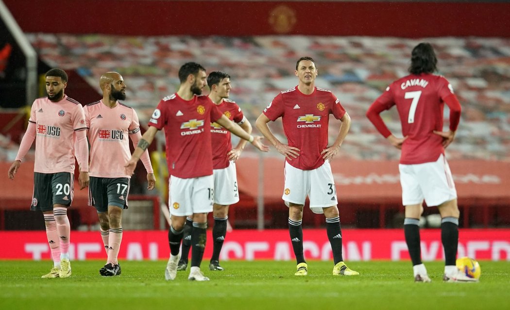 Manchester United podlehl poslednímu Sheffieldu a nevyužil možnost, vrátit se na první místo Premier League