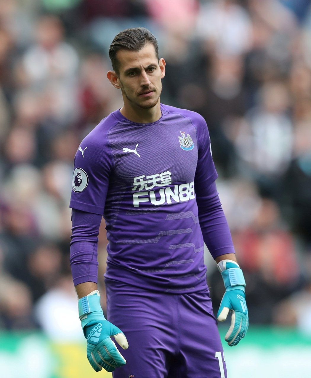 Slovenský brankář Newcastlu Martin Dúbravka během utkání s Arsenalem