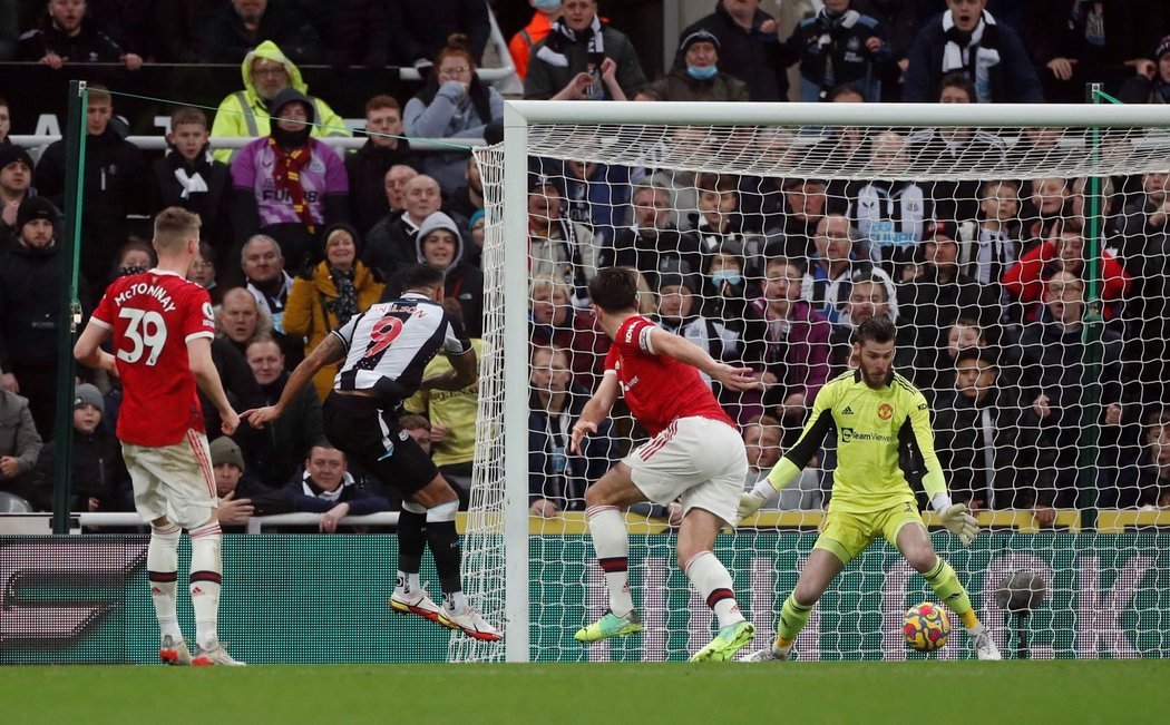 Tenhle gól Calluma Wilsona do sítě Manchesteru United kvůli ofsajdu neplatil