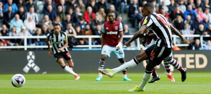 Coufal a concédé le penalty, West Ham menait 3-1.  Puis Newcastle a réalisé un revirement de rêve