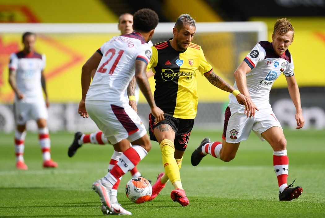 Fotbalisté Southamptonu zvítězili na hřišti Watfordu 3:1, šlo o jejich sedmou venkovní výhru v sezoně