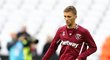 Tomáš Souček během předzápasové rozcvičky před svým debutem v Premier League za West Ham proti Brightonu