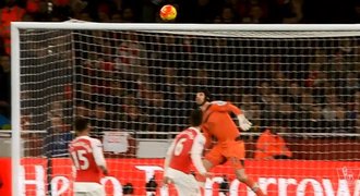 TOP góly Premier League: Za Tourého parádou se Čech jen ohlédl