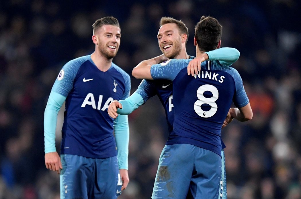 Tottenham zvítězil ve Fulhamu 2:1 díky gólu Harryho Winkse z 93. minuty