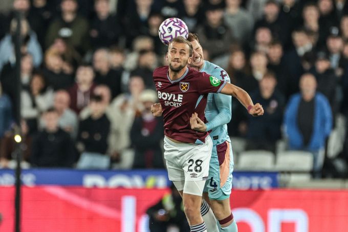 SESTŘIHY: West Ham při Součkově návratu padl,  Krejčí pečetil prohru vlastňákem SESTŘIHY: West Ham při Součkově návratu padl,  Krejčí pečetil prohru vlastňákem