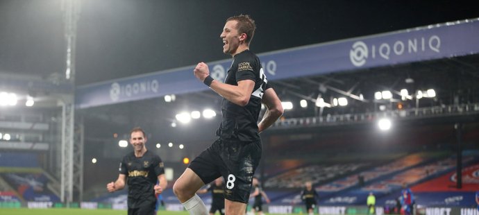 Radost Tomáše Součka po druhém vstřeleném gólu do sítě Crystal Palace